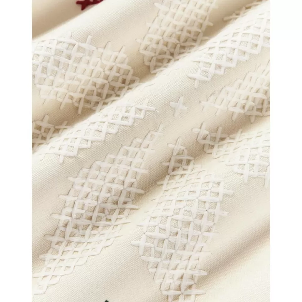 bestickte_kissenhulle_rebeca_mit_weihnachtlichem_muster_5-8.webp Flash Sale Westwing Collection Bestickte Kissenhulle Rebeca Mit Weihnachtlichem Muster