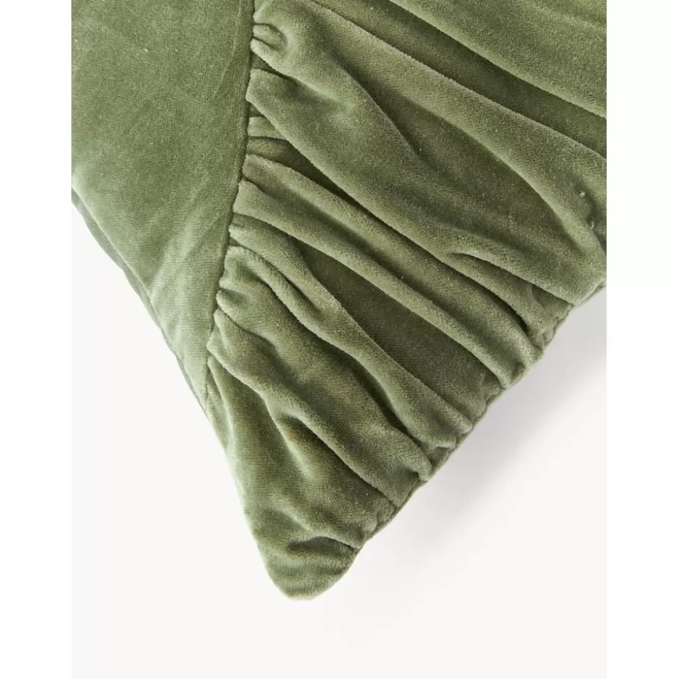 gerafftes_samtkissen_vada_mit_inlett_2-4.webp Discount Westwing Collection Gerafftes Samt-Kissen Vada, Mit Inlett