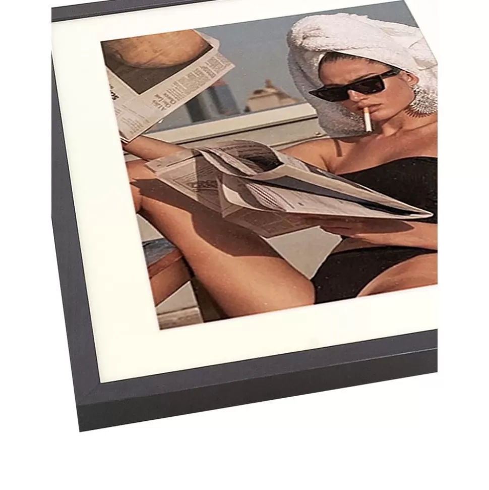 gerahmte_fotografie_my_morning_paper_handgefertigt_2-1.webp Hot Any Image Gerahmte Fotografie My Morning Paper, Handgefertigt