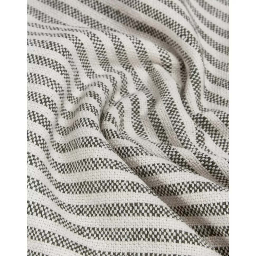 gestreifte_wendekissenhulle_lindsey_aus_recycelter_baumwolle_4-2.webp Clearance Westwing Collection Gestreifte Wendekissenhulle Lindsey Aus Recycelter Baumwolle