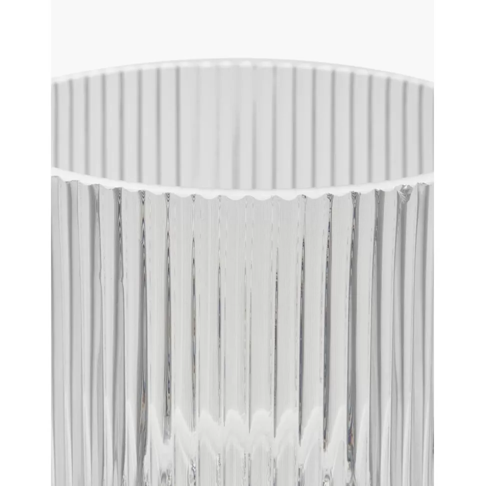 glasvase_lija_mit_geriffelter_oberflache_4-8.webp Store Westwing Collection Glas-Vase Lija Mit Geriffelter Oberflache