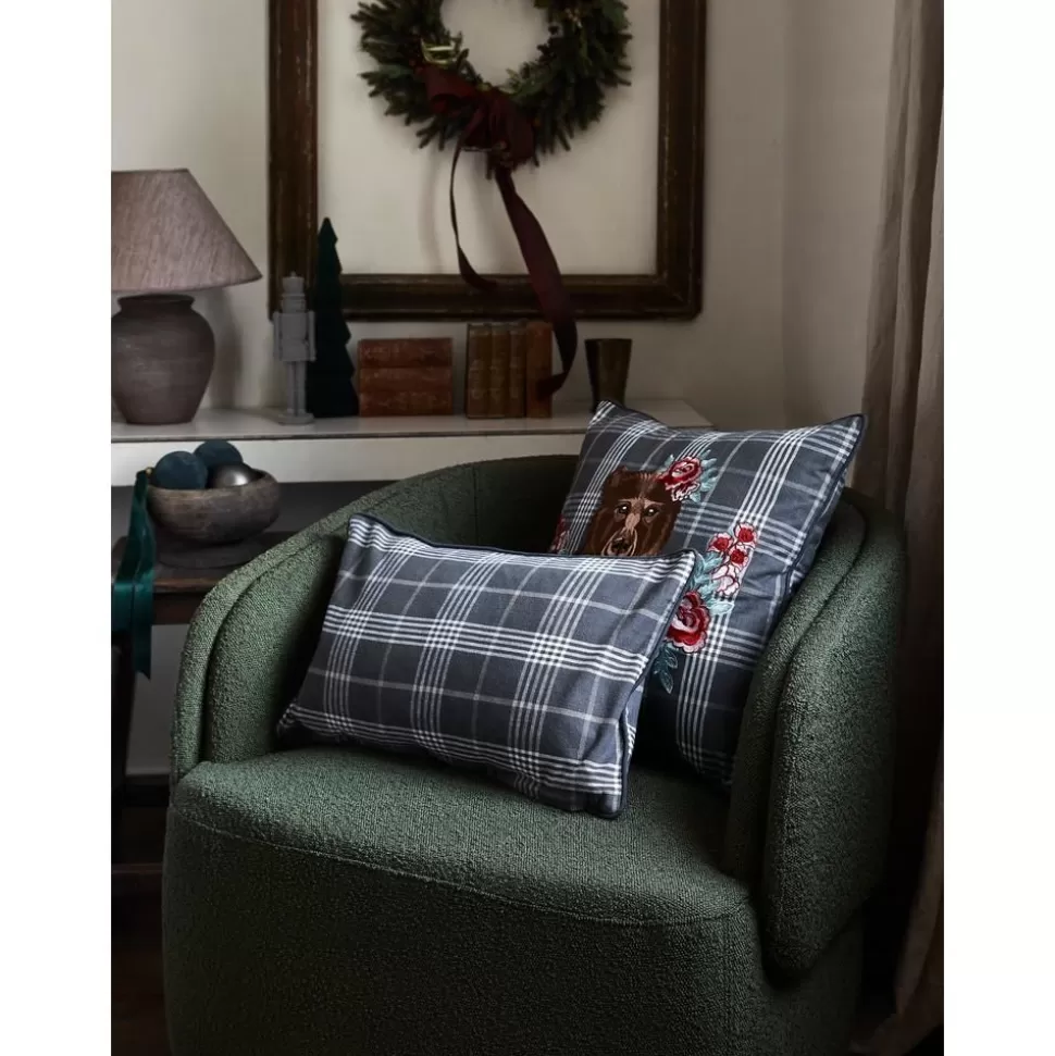 karierte_kissenhulle_bear_mit_bestickung_6-2.webp Clearance Westwing Collection Karierte Kissenhulle Bear Mit Bestickung