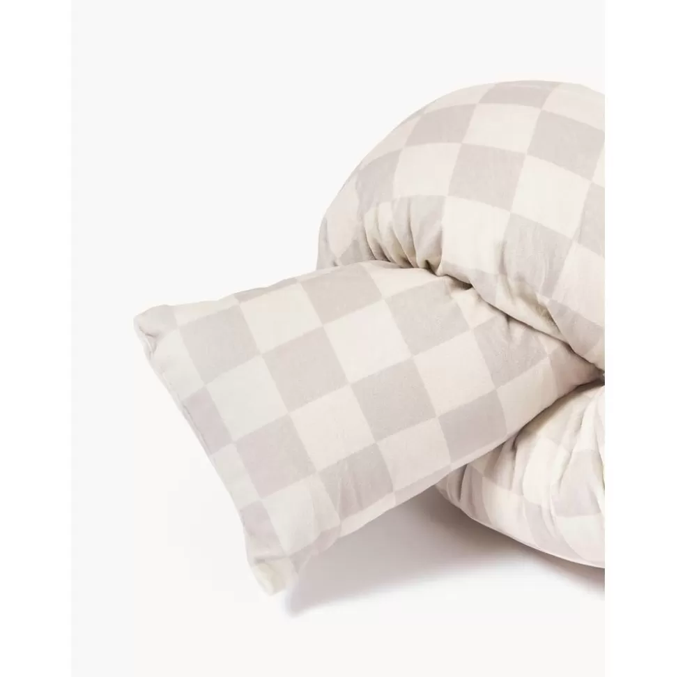 kariertes_samtdekokissen_knot_mit_inlett_2-2.webp Outlet Westwing Collection Kariertes Samt-Dekokissen Knot, Mit Inlett