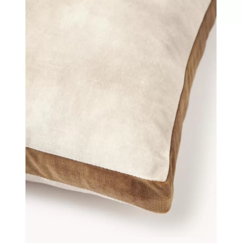 kastenformiges_samtkissen_tia_mit_seitlicher_umrandung_mit_inlett_3-7.webp Flash Sale Westwing Collection Kastenformiges Samtkissen Tia Mit Seitlicher Umrandung, Mit Inlett