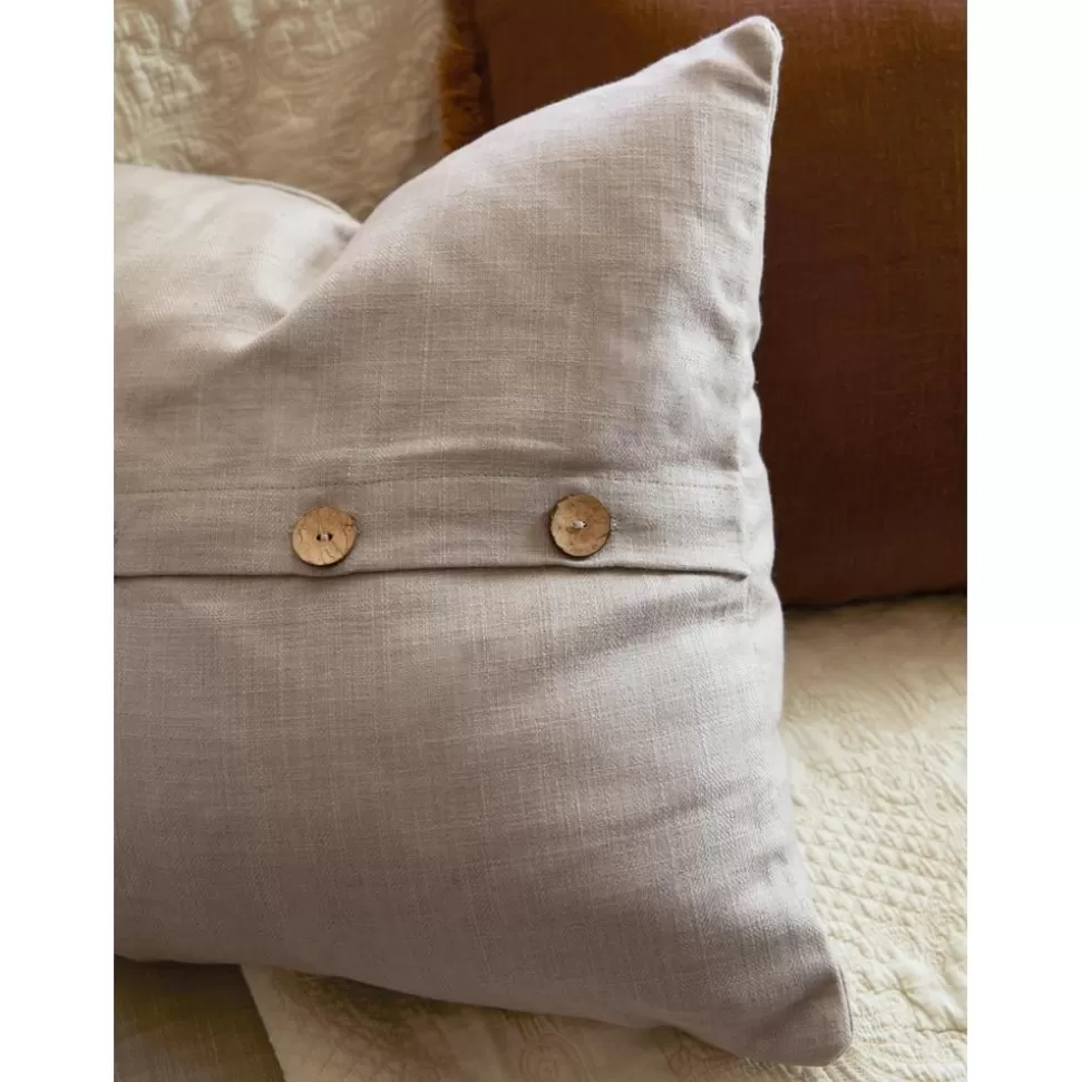 kissenhulle_blanche_mit_holzknopfen_2-2.webp Discount Westwing Collection Kissenhulle Blanche Mit Holzknopfen