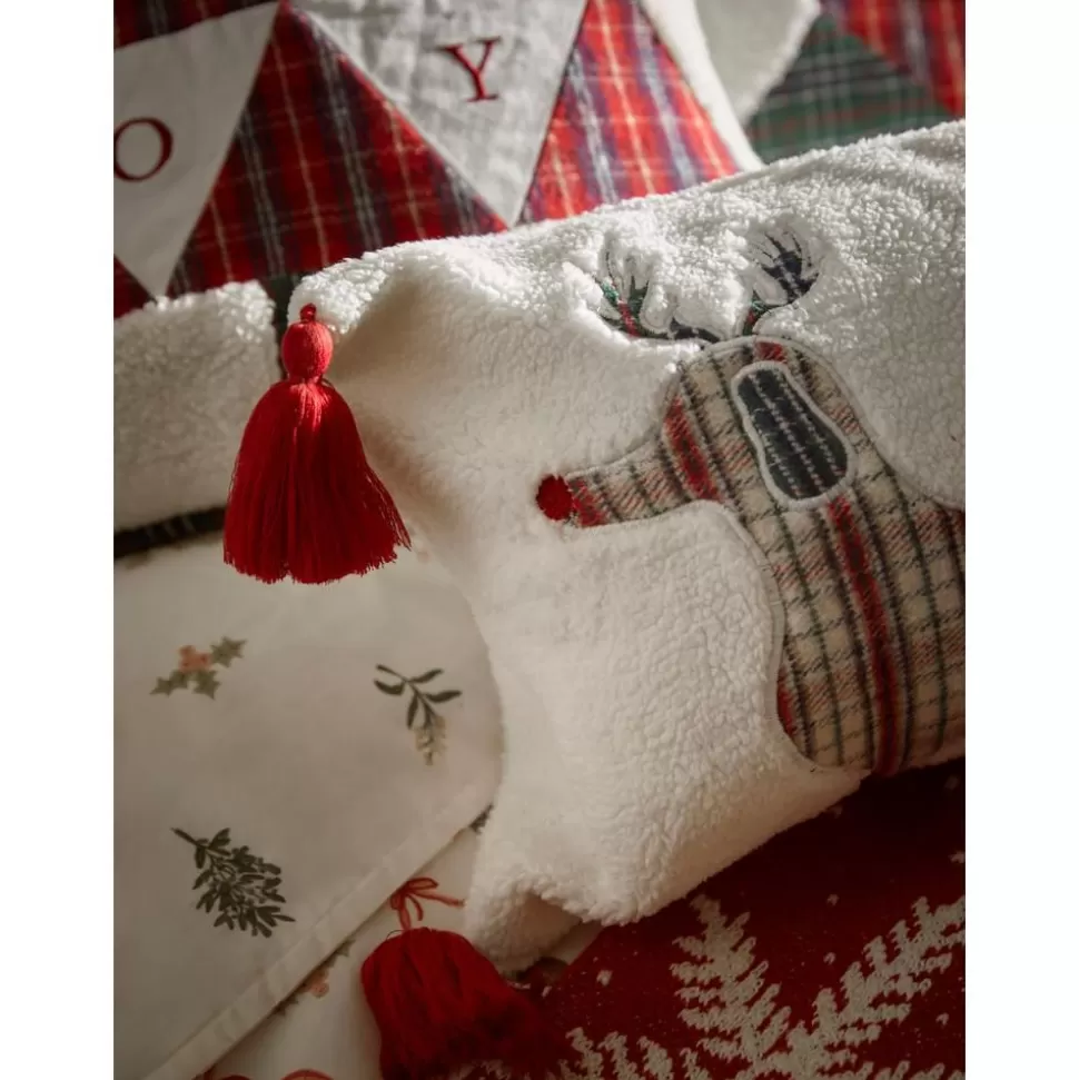 teddykissenhulle_dachs_mit_weihnachtlichem_motiv_2-2.webp Clearance Westwing Collection Teddy-Kissenhulle Dachs Mit Weihnachtlichem Motiv